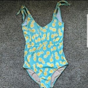 Kortni jeane one piece small